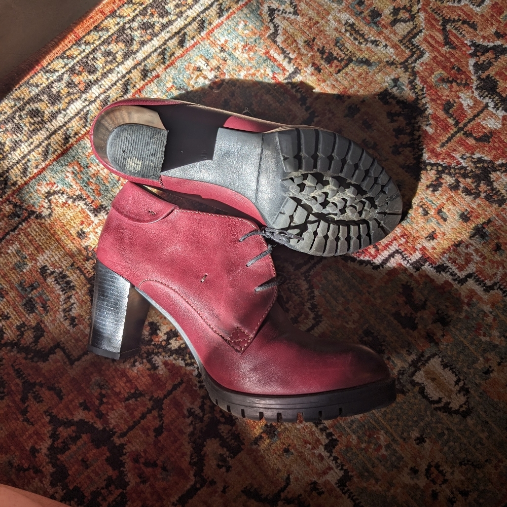 Vitalia Leather Heeled Booties
